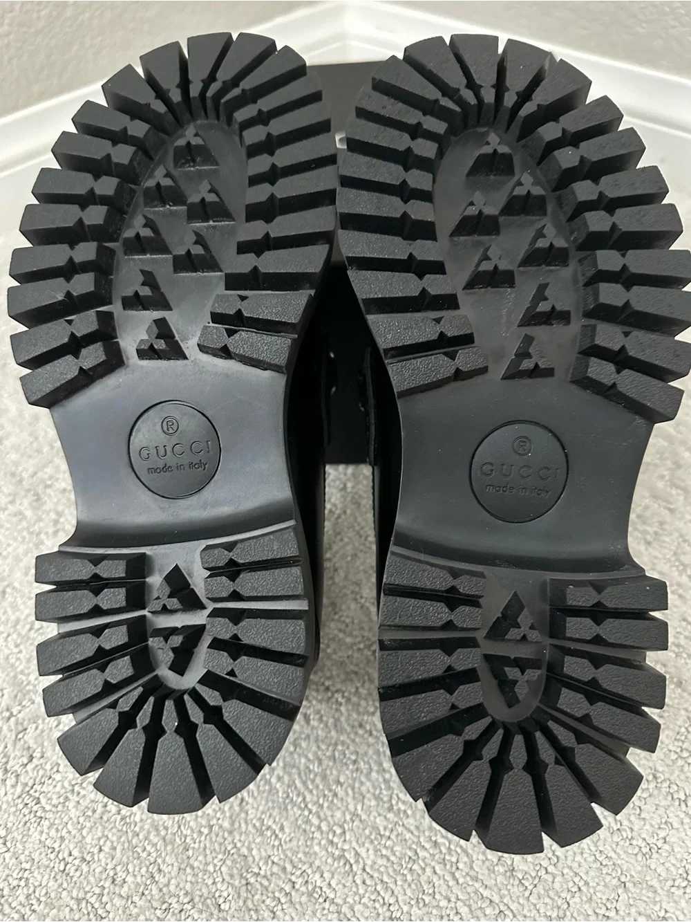 Gucci Black Leather Lug Sole Loafers with Silver Horsebit - Authentic